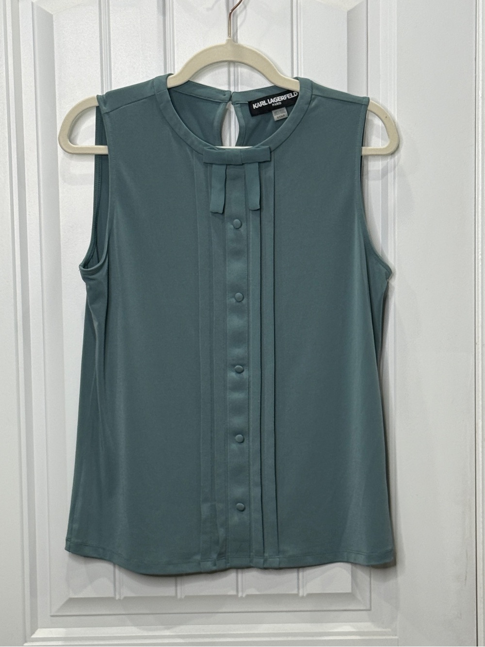 Karl Lagerfeld Paris Women’s Size S Bow Pleated Sleeveless Blouse EUC